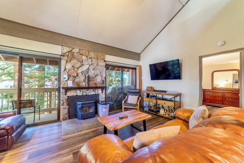 Open living room with comfortable furnishings.