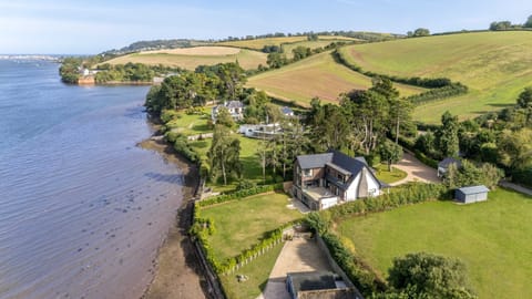 Location of property to the river
