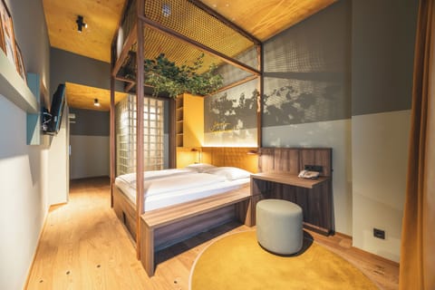 Classic Double Room, Balcony | Hypo-allergenic bedding, in-room safe, soundproofing, free WiFi