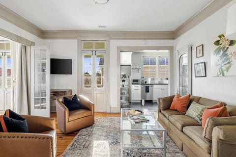 Spacious living room with SMART TV.
