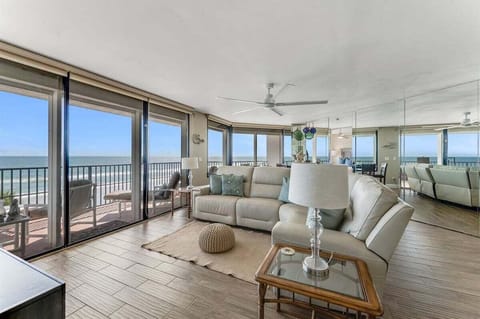 Beautiful oceanfront views from the main living area