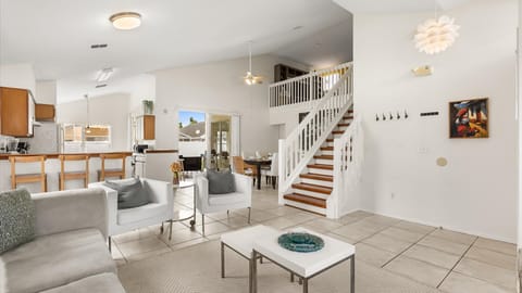 Stylish group-layout living room