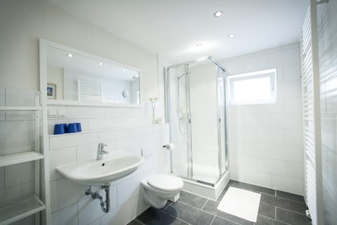 Apartment, 2 Bedrooms, Private Bathroom | Bathroom | Hair dryer, towels, soap, shampoo