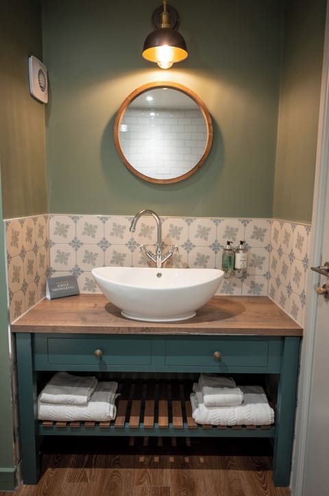 King Room | Bathroom | Towels