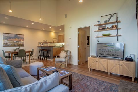 Welcome to Parkside - Modern condo with mountain views
