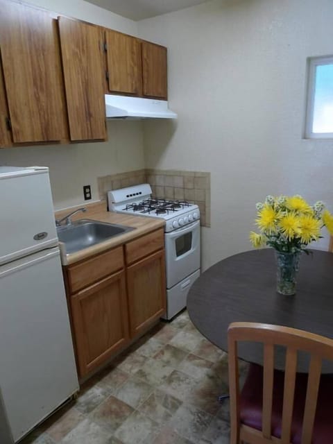 Classic Double Room | Private kitchen | Fridge, microwave