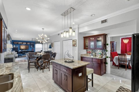 A wide-angle view of your spacious, modern kitchen.