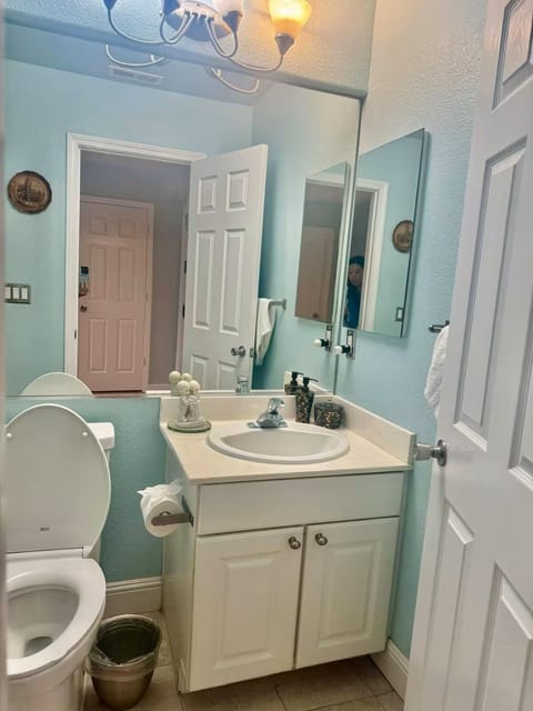 Apartment, 2 Bedrooms | Bathroom | Shower, towels, soap, shampoo