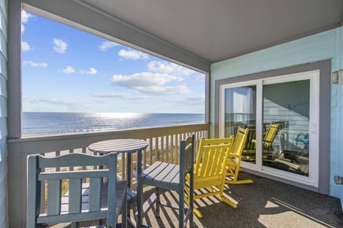 Direct Ocean & Beach Views