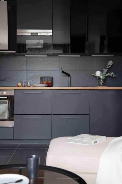 Full kitchen image 1