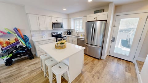 Townhome, 2 Bedrooms | Private kitchen | Coffee/tea maker, fridge, oven, toaster