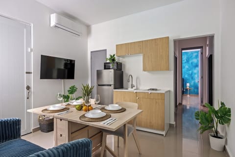 Apartment, 2 Bedrooms, Non Smoking, Kitchen | Private kitchenette