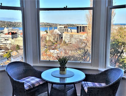 Comfort Studio, Harbor View | Free WiFi, bed sheets