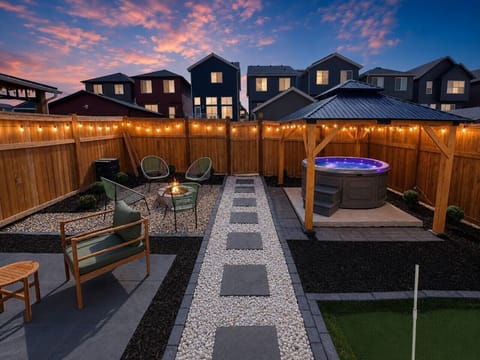 Outdoor Patio Area with BBQ, Fireplace, Hot Tub for 4-6 and lounge Area