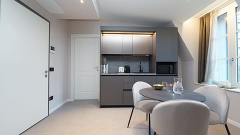 Studio | Private kitchen | Fridge, microwave, oven, stovetop