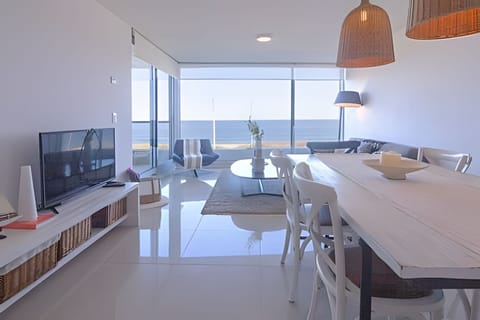 Apartment | Dining
