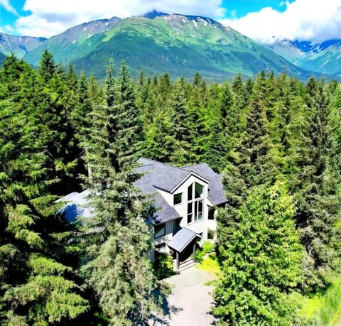 Walk to the slopes and enjoy beautiful views of the ski mountain and Max's mtn.