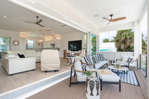 House, Multiple Beds (Sun Kissed Villa) | Living area
