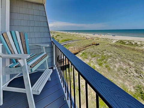 Studio (3 Bedrooms) | Front of property