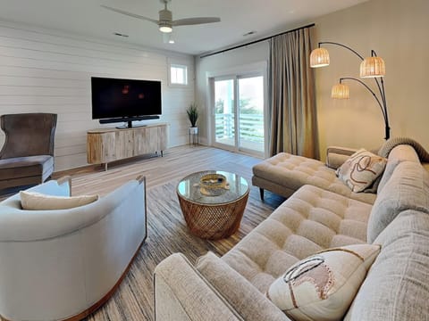 Studio (3 Bedrooms) | Property amenity