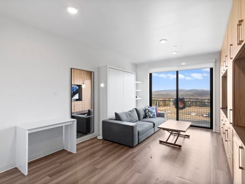 Studio with extra space for dining