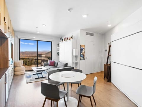 Studio with extra space for dining