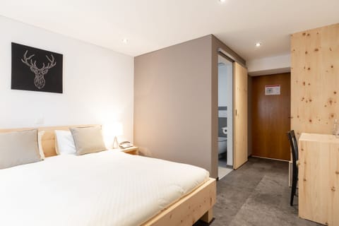 Comfort Double Room | Down comforters, in-room safe, desk, free WiFi