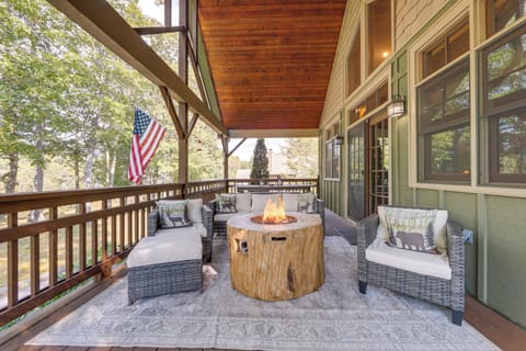 Cashiers Vacation Rental | 3BR | 3.5BA | 2,800 Sq Ft | Stairs Required