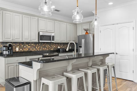 Enjoy casual dining at the kitchen counter.