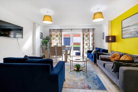 Family House | Living area | 42-inch Smart TV with satellite channels, Netflix, streaming services
