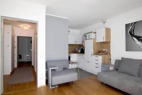 2c1064a3 f03c 4204 93c9 b4313e4924d9