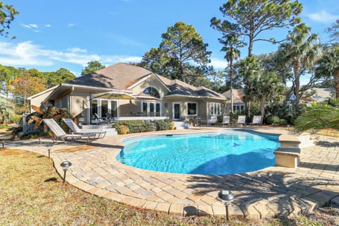 72 Full Sweep | backyard oasis w/ private pool - 72 Full Sweep | backyard oasis w/ private pool