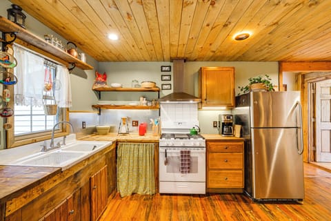 House (2 Bedrooms) | Interior