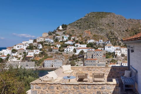 The enchanting views over Hydra Port are omnipresent.