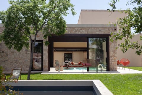 Looking towards the indoor-outdoor Jacuzzi pool.