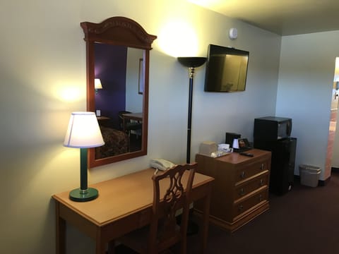 Premium bedding, iron/ironing board, cribs/infant beds, free WiFi