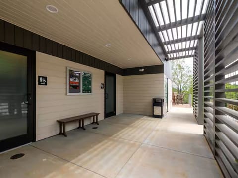 Cabin, Mountain View | Shared bathroom