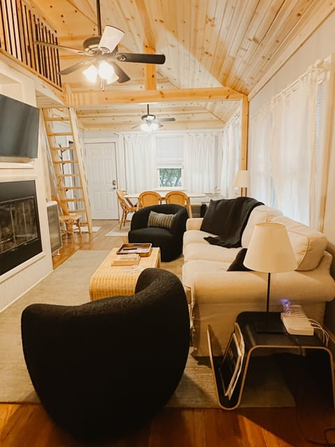 Ceiling fans keep air flow and also Central Air and Heat.