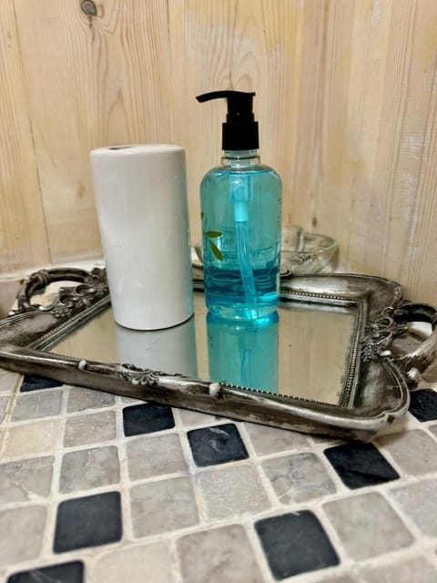 Double Room (Room 10) | Bathroom