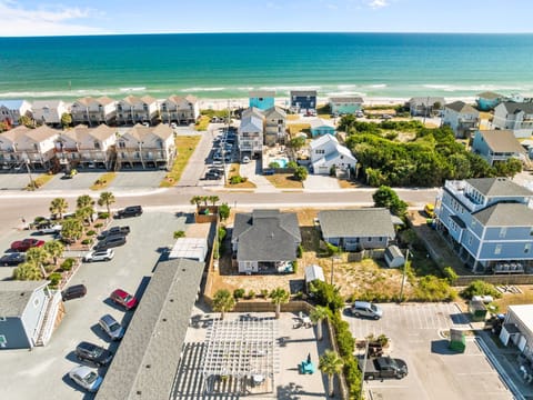 Prime location with restaurants, shops, and the beach just steps away