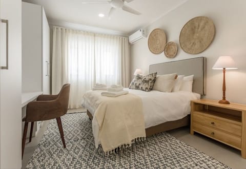 Master bedroom is en-suite 