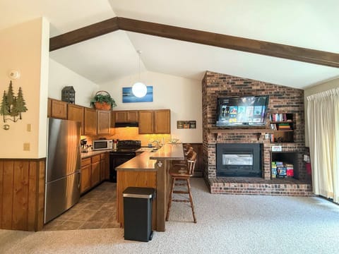 The fully equipped kitchen has everything you need to make all your favorite meals.