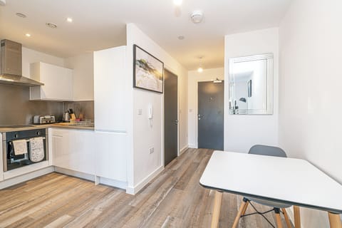 Apartment, 1 Double Bed, Pets Not Allowed | Private kitchen | Electric kettle