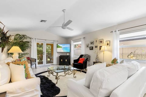 All the comforts of home with plenty of seating for all