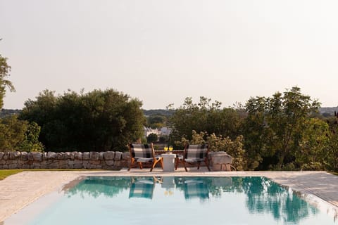 A panoramic spot at the end of the pool.