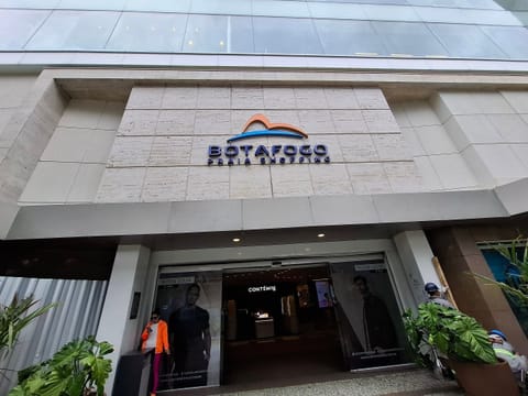 Studio | Exterior detail