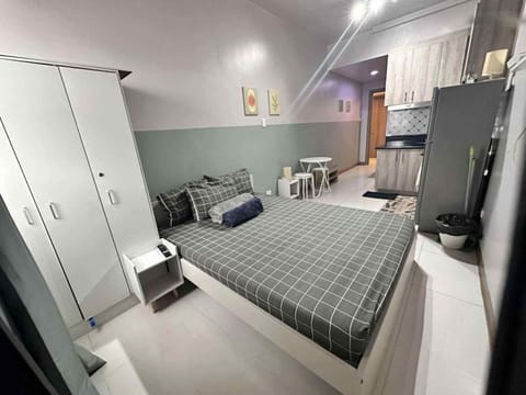 Living/Sleeping Area