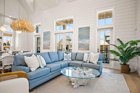 2nd Floor, Main Living Room