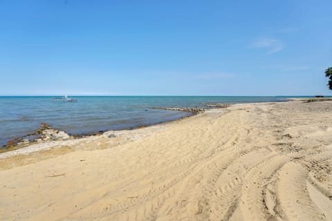 Port Austin Vacation Rental | Studio | 1BA | Step-Free Access | 450 Sq Ft