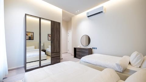 Luxury Apartment | Soundproofing, iron/ironing board, free WiFi